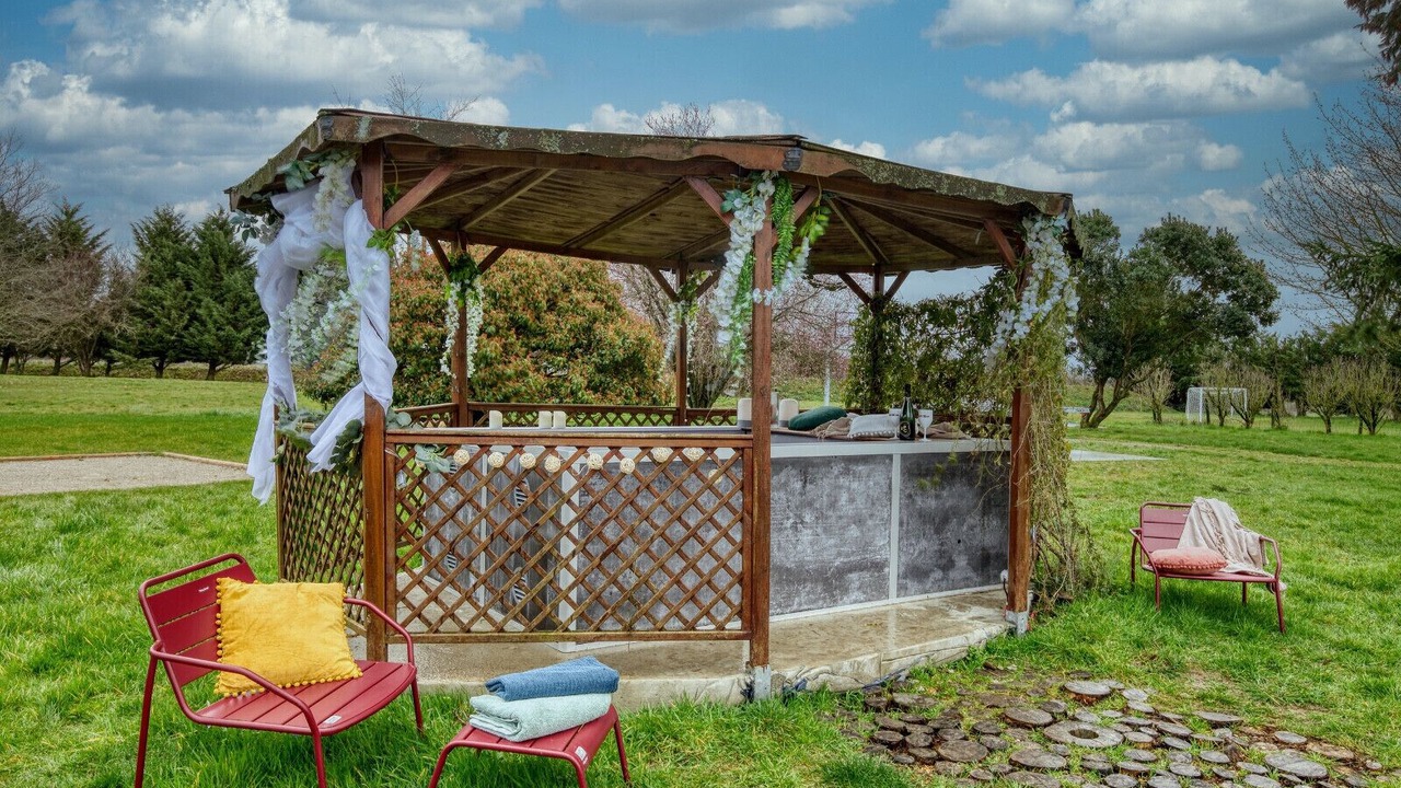 Photo of Outdoor in La Ville-aux-Clercs