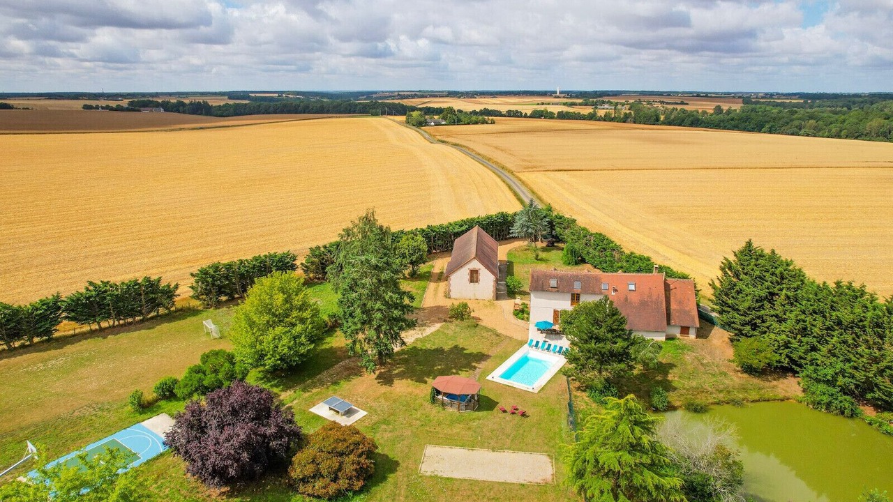 Photo of Outdoor in La Ville-aux-Clercs