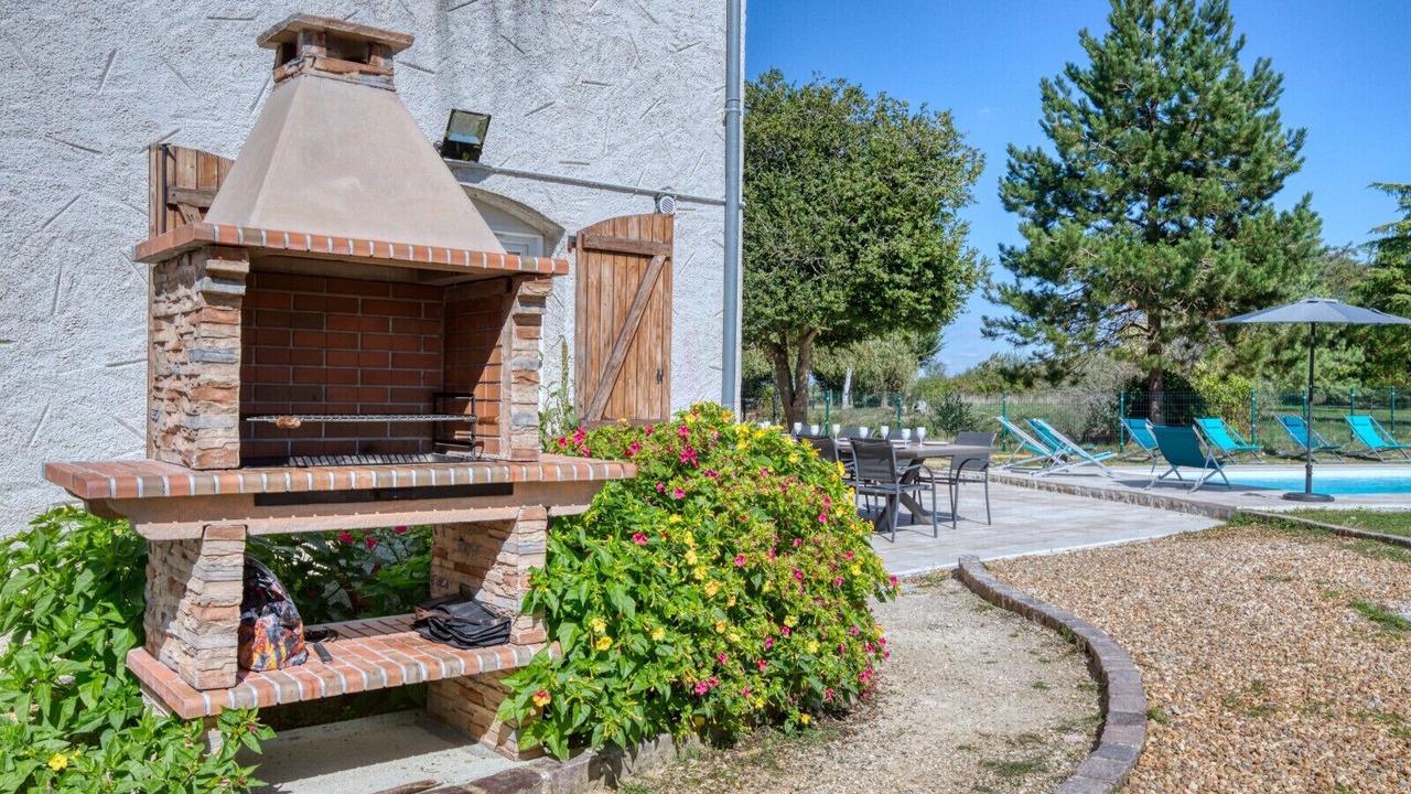 Photo of Outdoor in La Ville-aux-Clercs