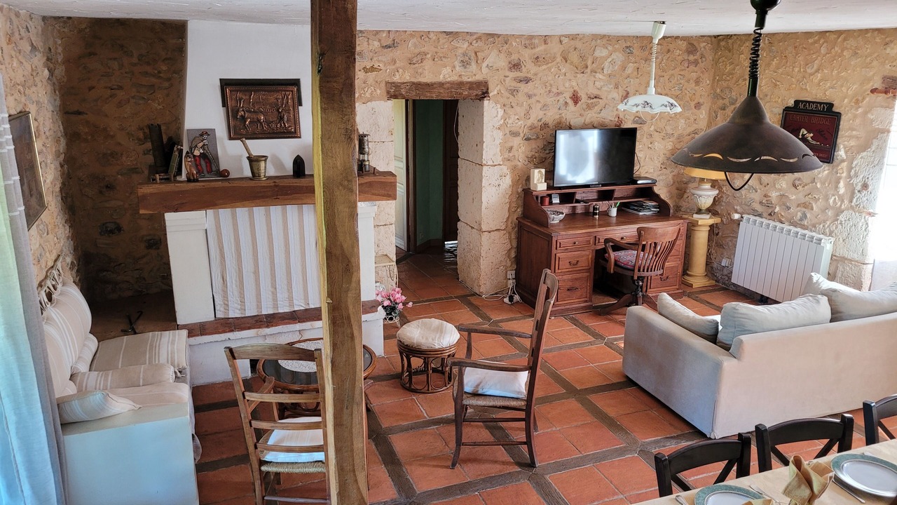 Photo of Livingroom in Lamonzie-Montastruc