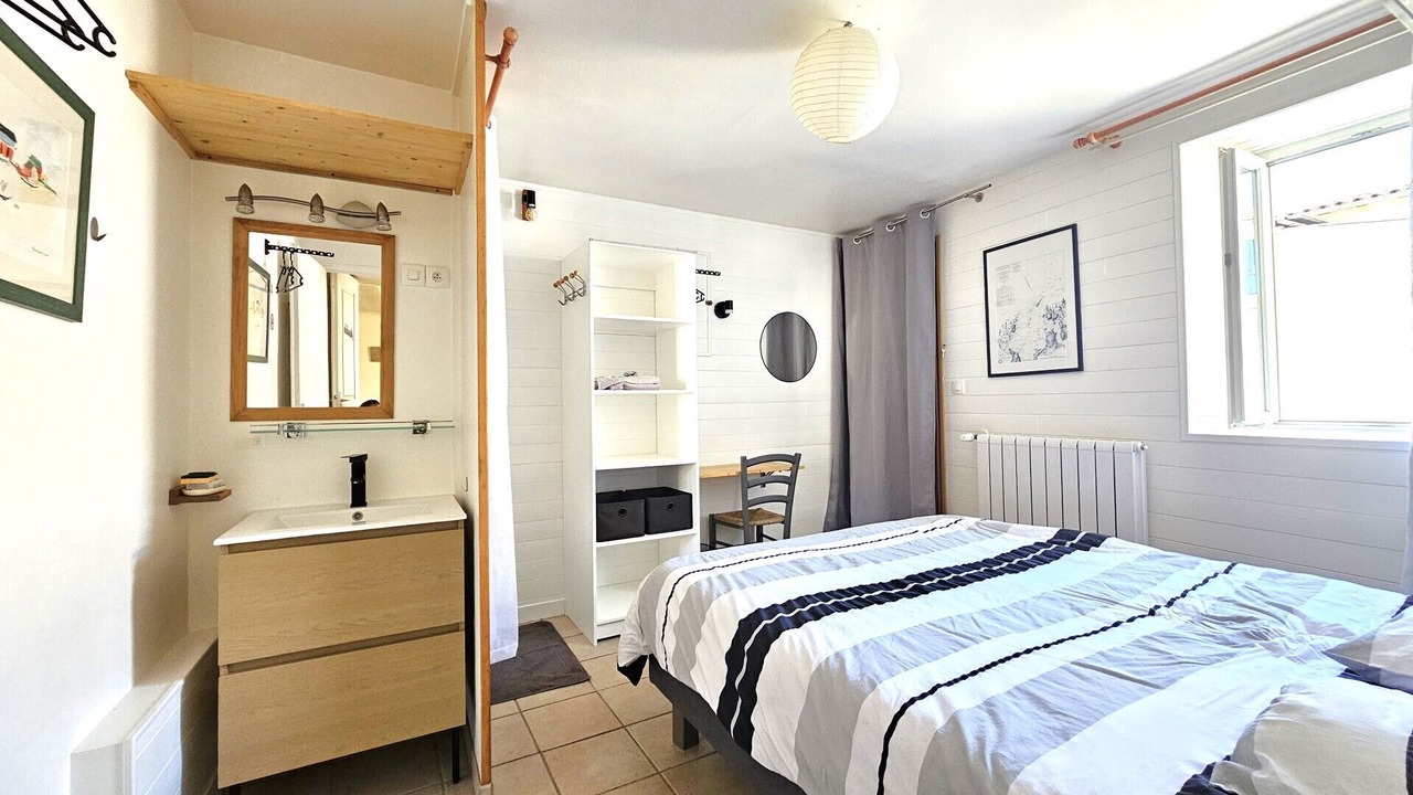 Photo of Bedroom in Le Mazeau