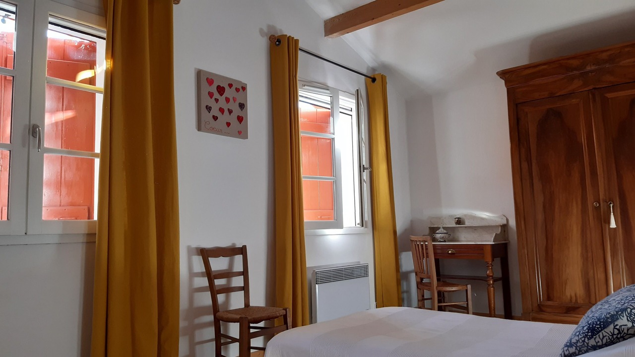 Photo of Bedroom in Sare