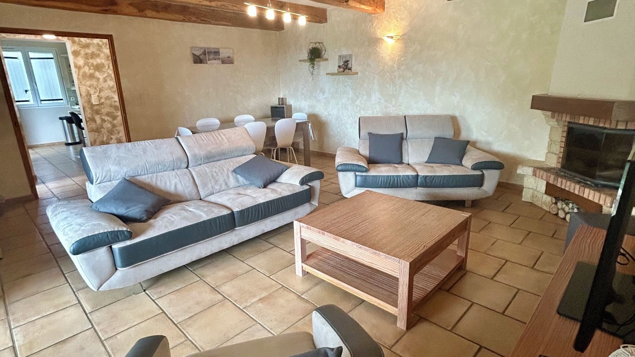 Photo of Livingroom in Chambonas