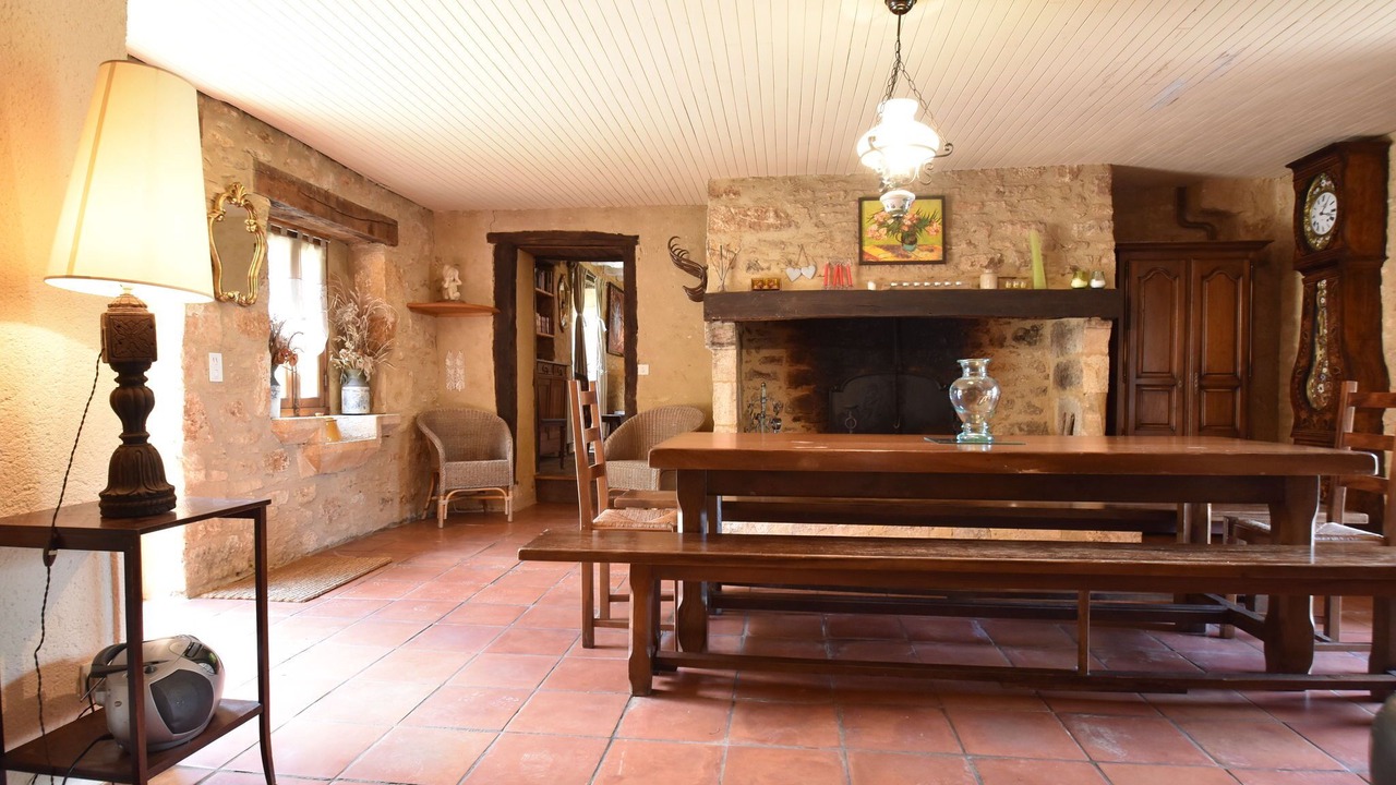 Photo of Livingroom in Montcabrier
