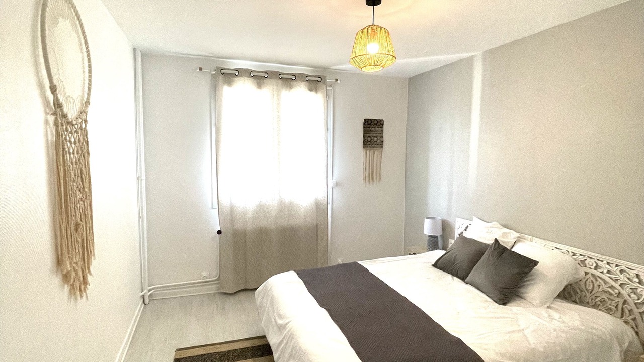 Photo of Bedroom in Saint-Etienne