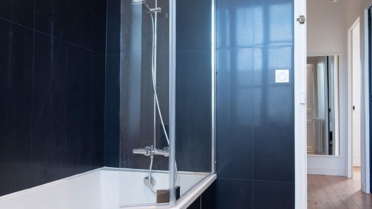 Photo of Bathroom in Parame