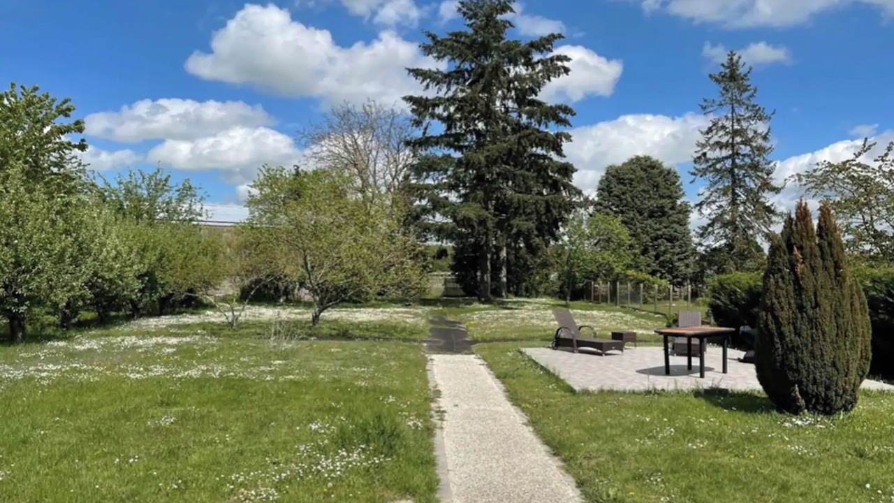 Photo of Outdoor in Droue