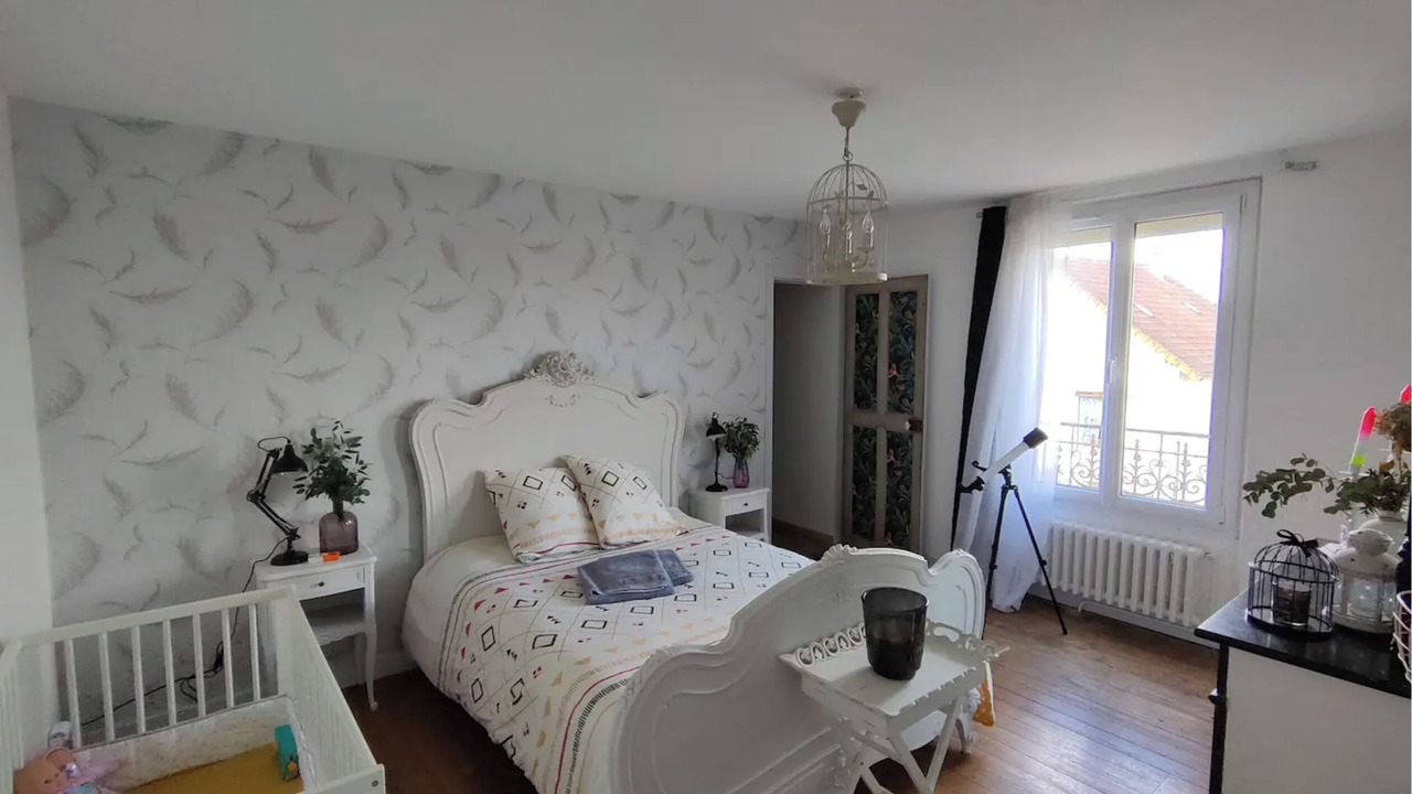 Photo of Bedroom in Droue