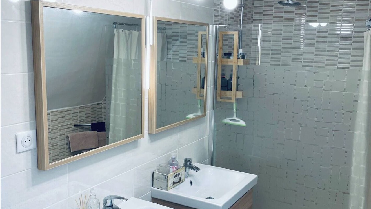 Photo of Bathroom in Droue
