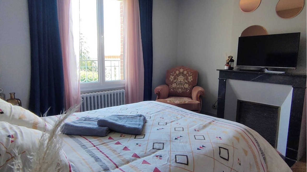 Photo of Bedroom in Droue