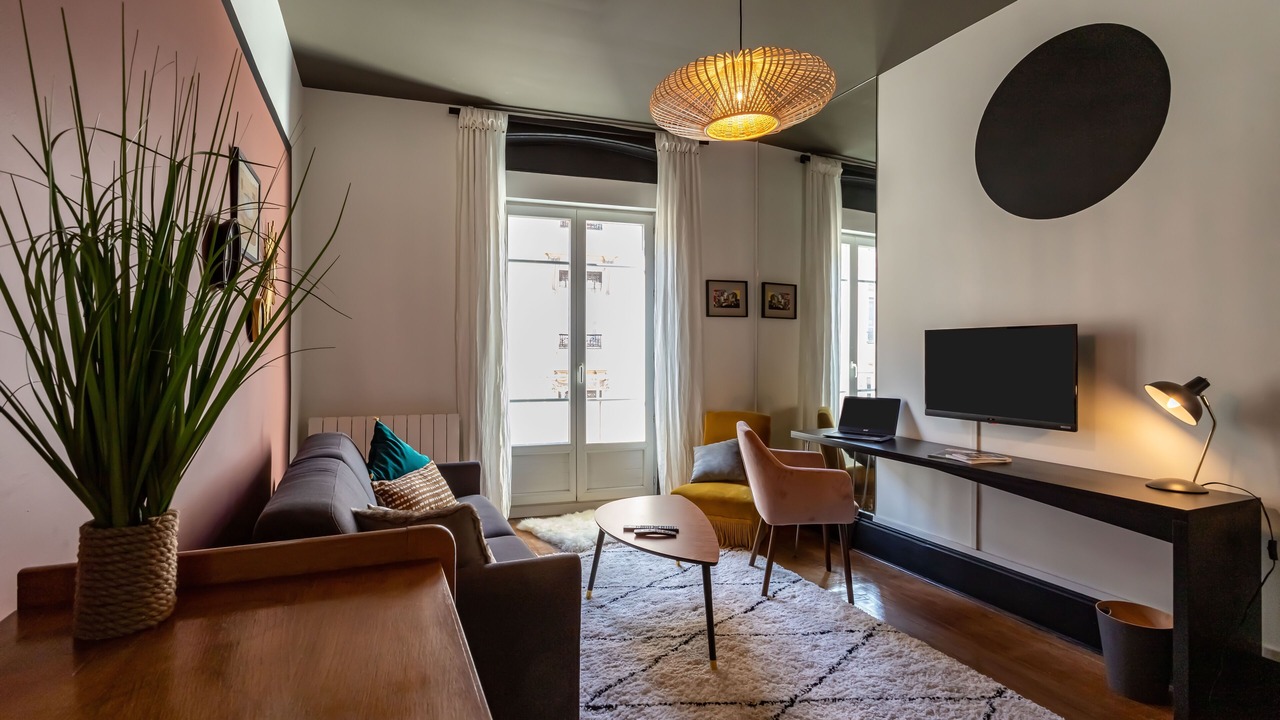 Photo of Livingroom in Charpennes - Charmettes