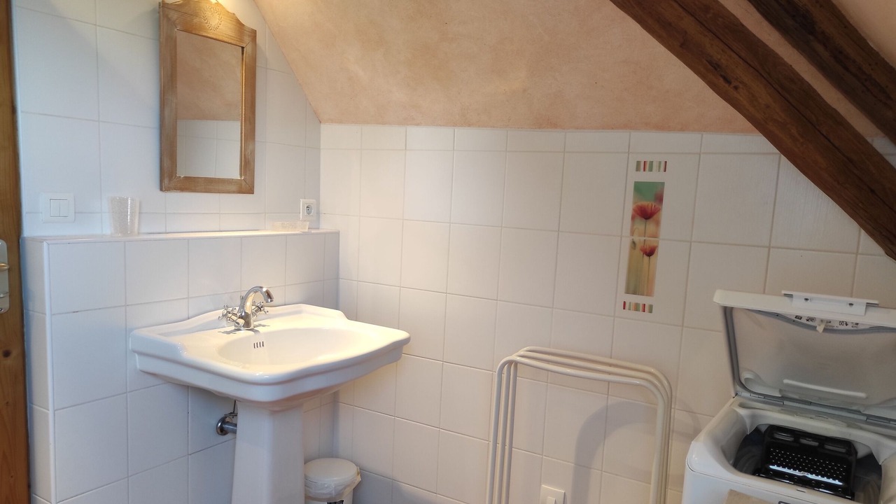 Photo of Bathroom in Lorcy