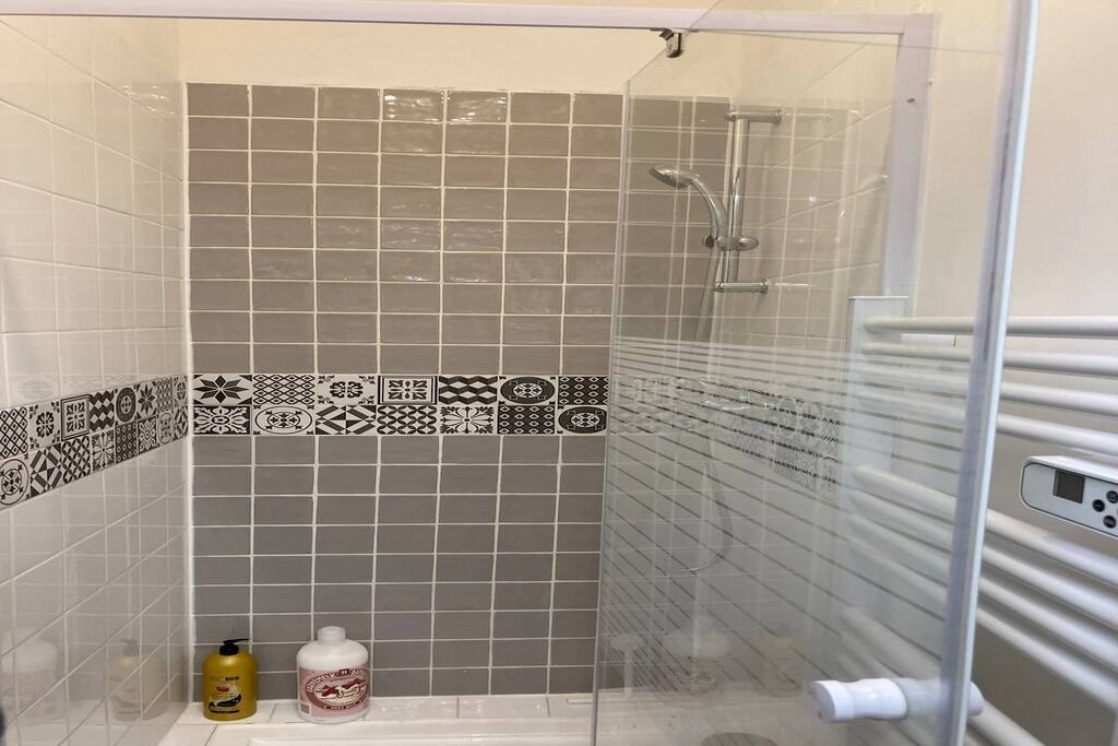 Photo of Bathroom in Saint-Martin-aux-Chartrains