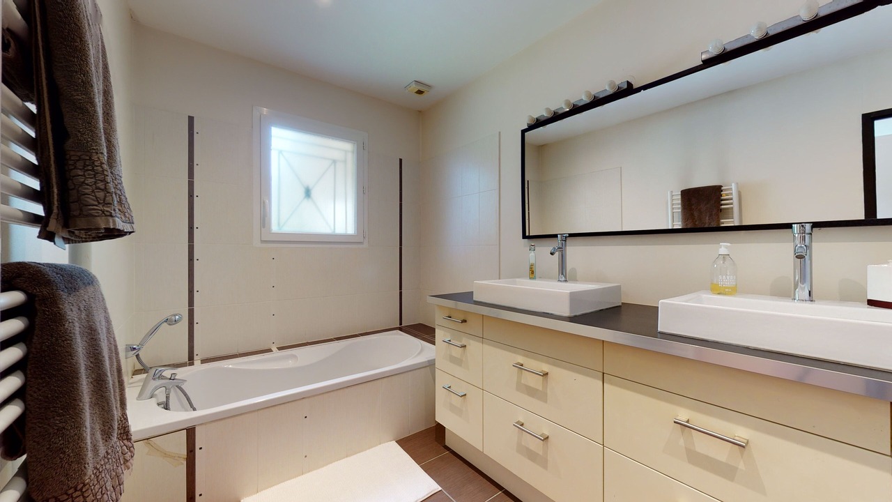 Photo of Bathroom in Ternay