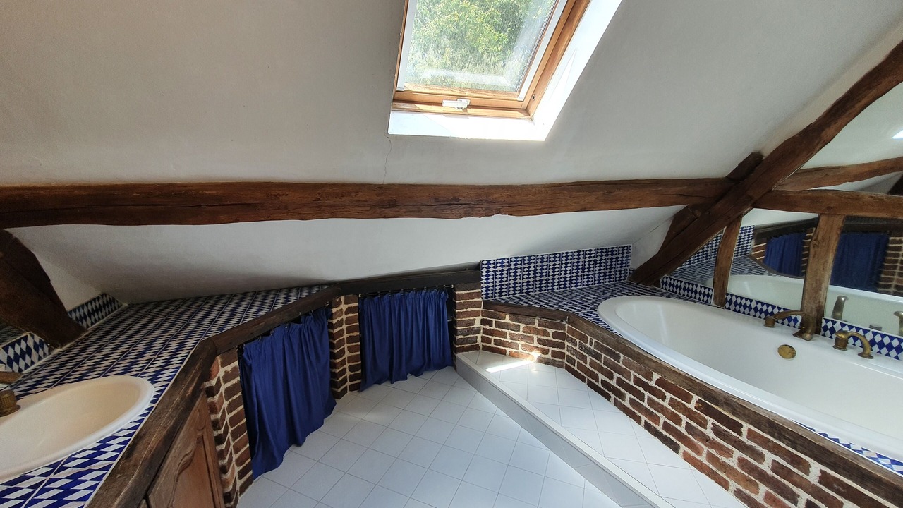 Photo of Bathroom in Prunay-Cassereau