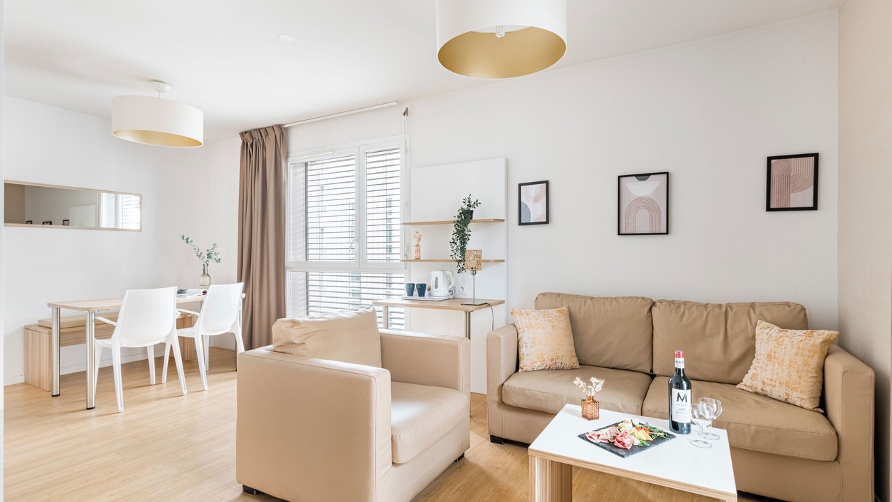 Photo of Livingroom in Yves Farge - Le Fleuve