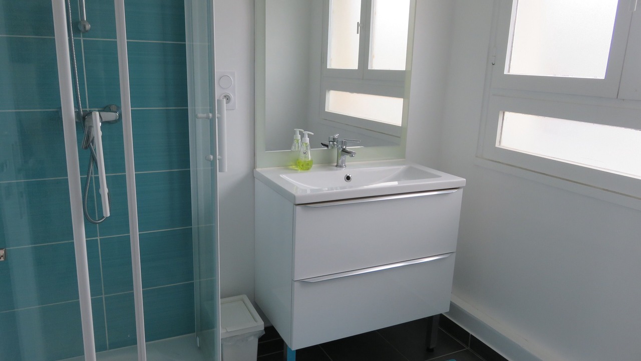 Photo of Bathroom in Parame