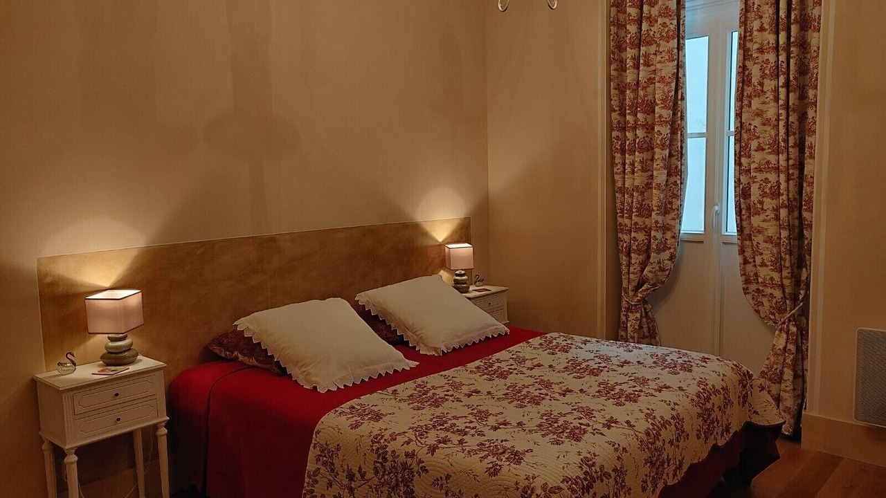 Photo of Bedroom in Carmes