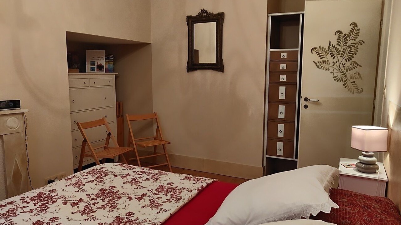 Photo of Bedroom in Carmes
