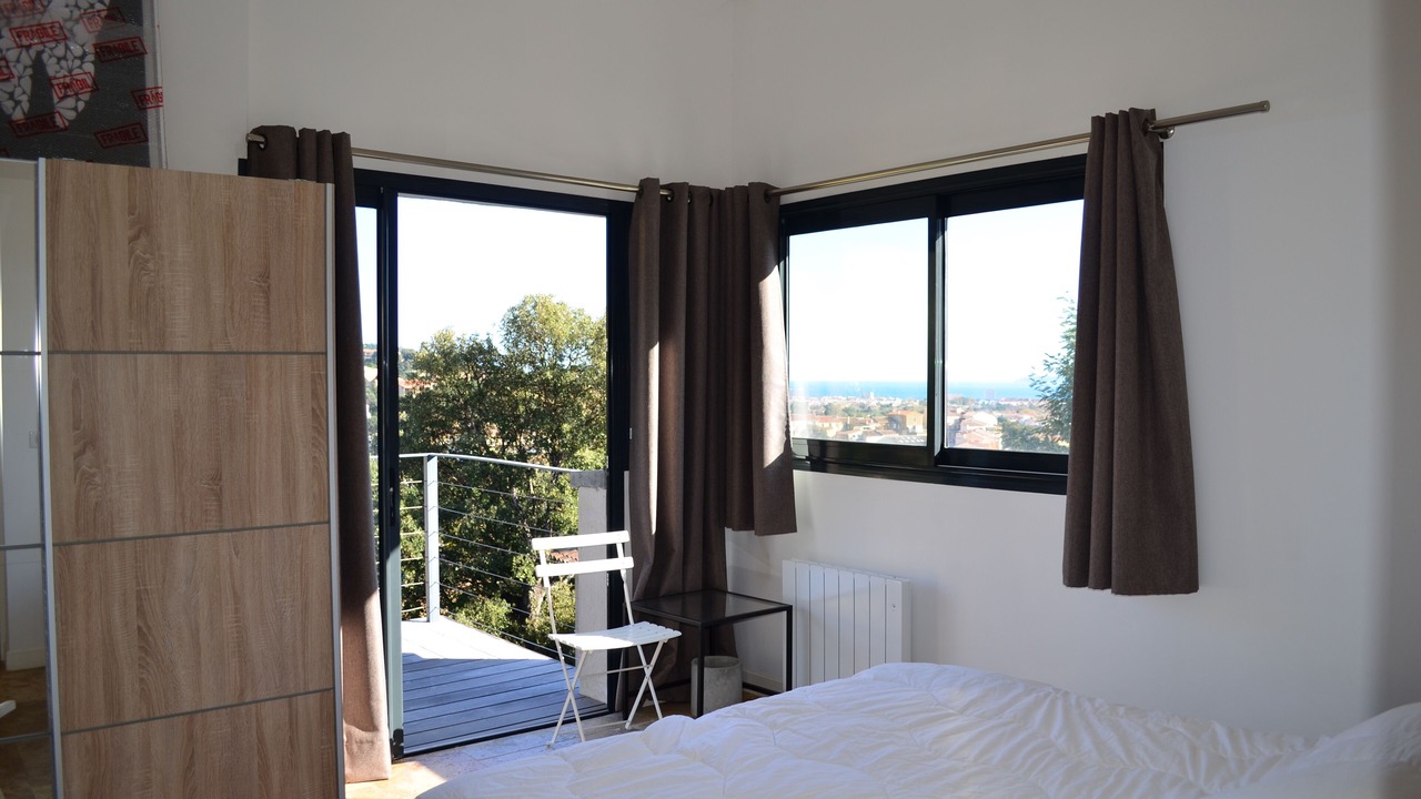 Photo of Bedroom in Bormes-Les-Mimosas