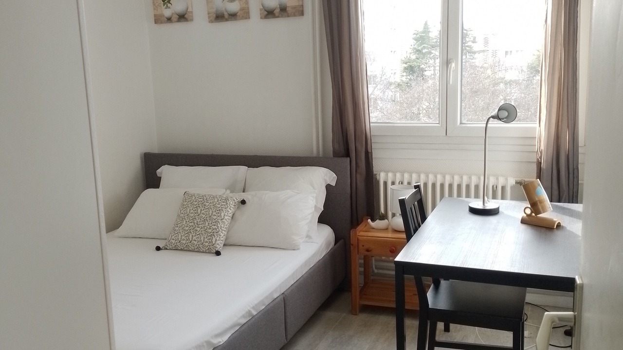 Photo of Bedroom in Vaulx En Velin Village