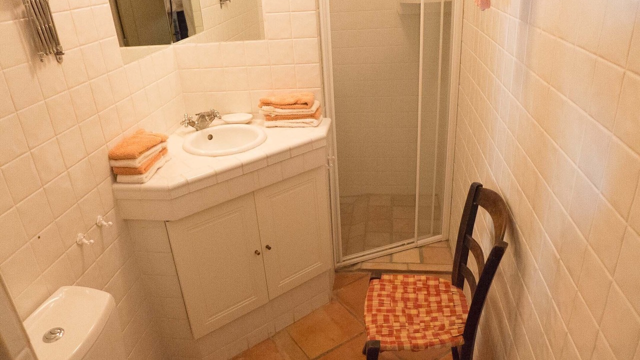 Photo of Bathroom in Montouliers