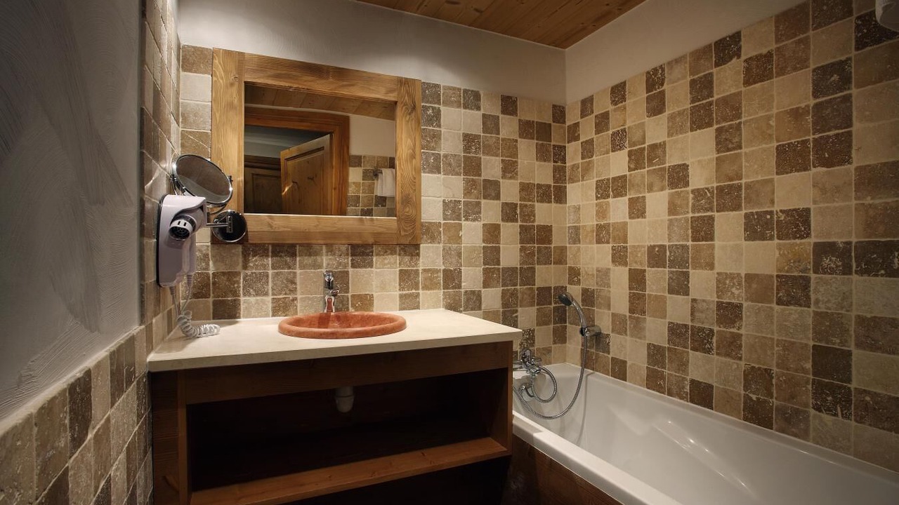 Photo of Bathroom in Arc-2000