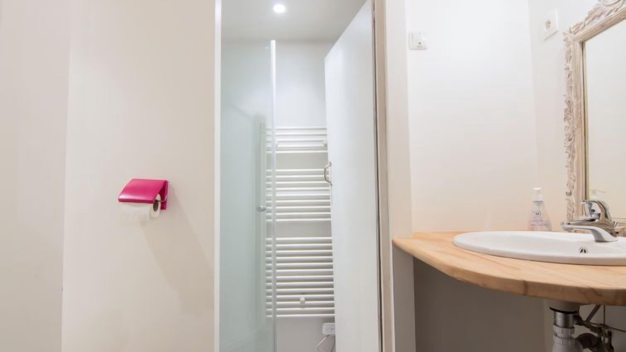 Photo of Bathroom in Saint-Servan