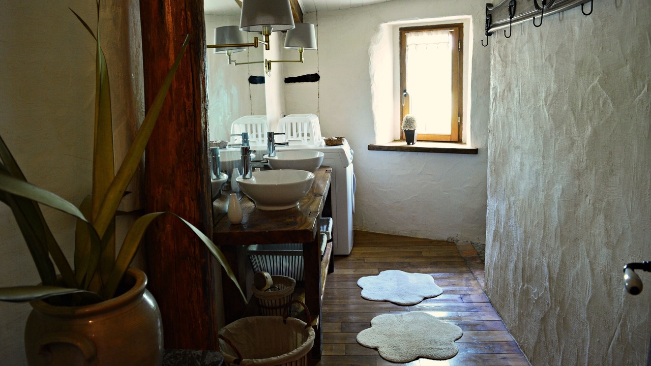 Photo of Bathroom in Saint-Cernin-de-lHerm
