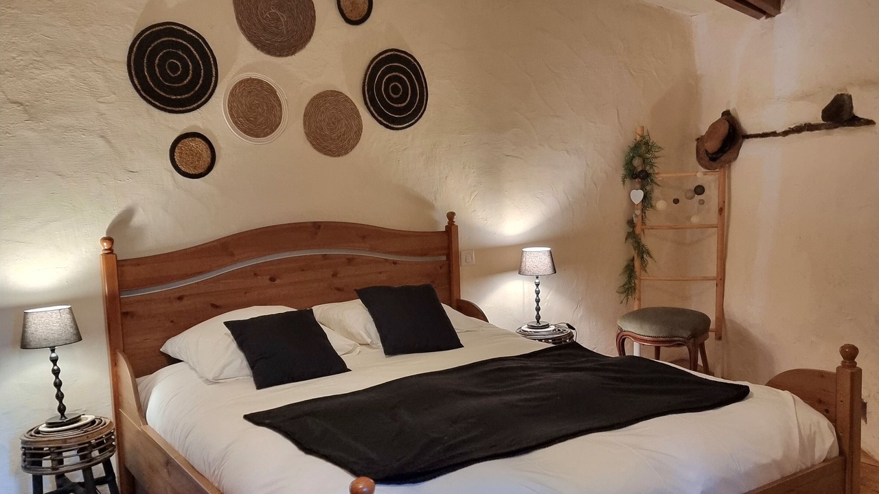 Photo of Bedroom in Saint-Cernin-de-lHerm