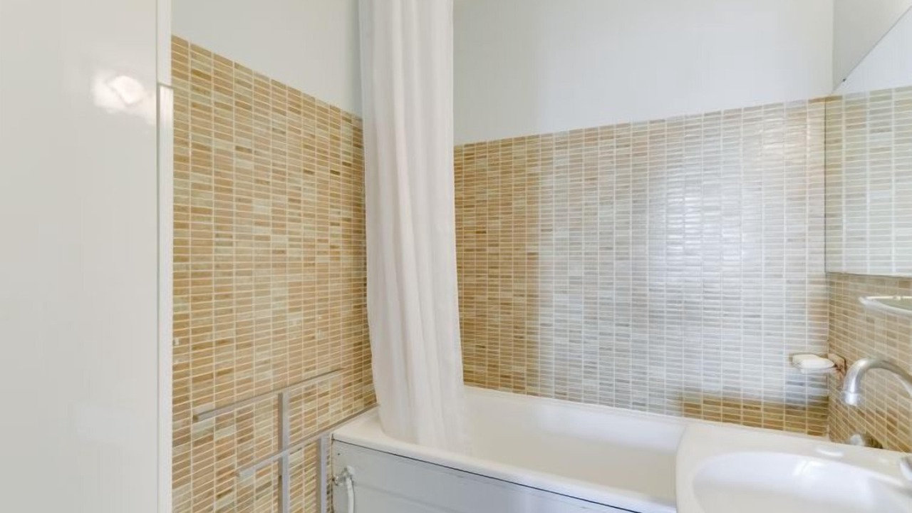 Photo of Bathroom in Le Grau-Du-Roi