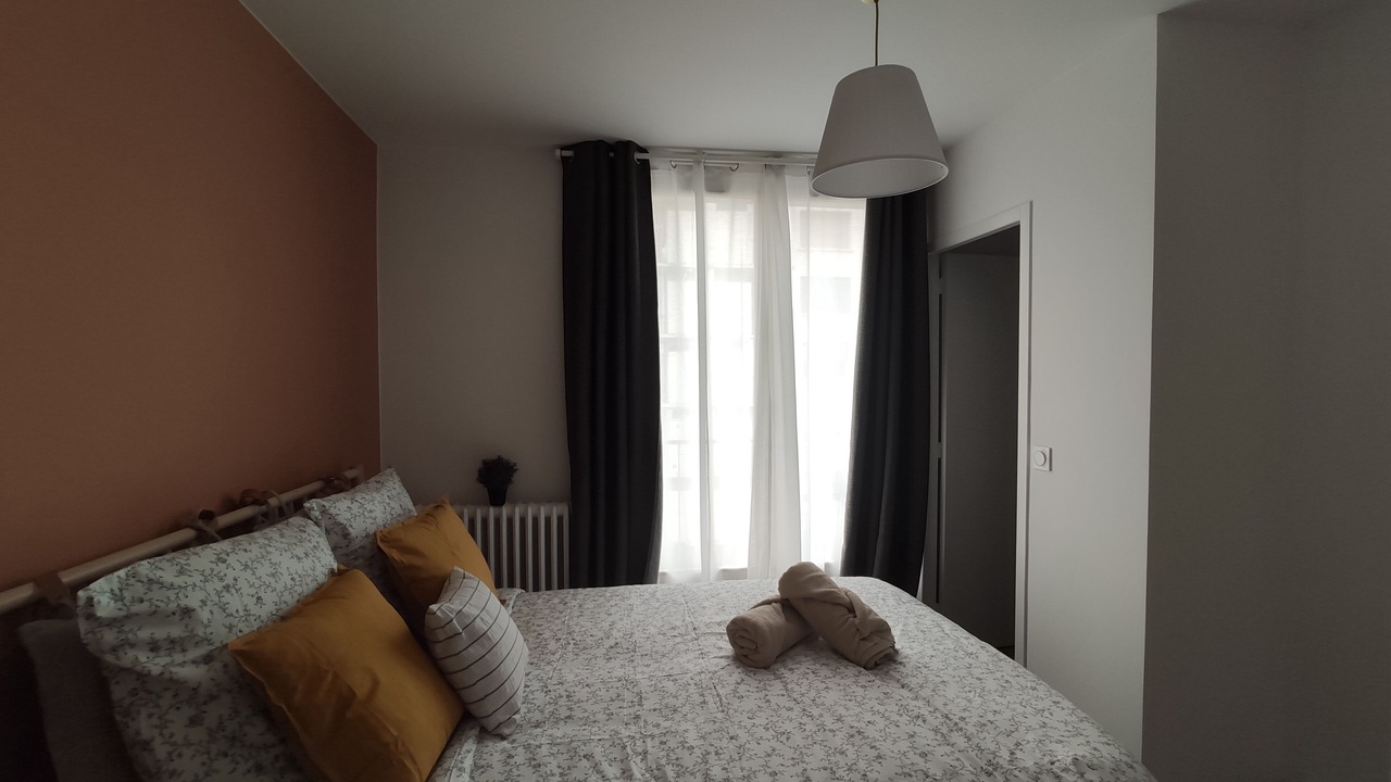 Photo of Bedroom in Saint-Etienne
