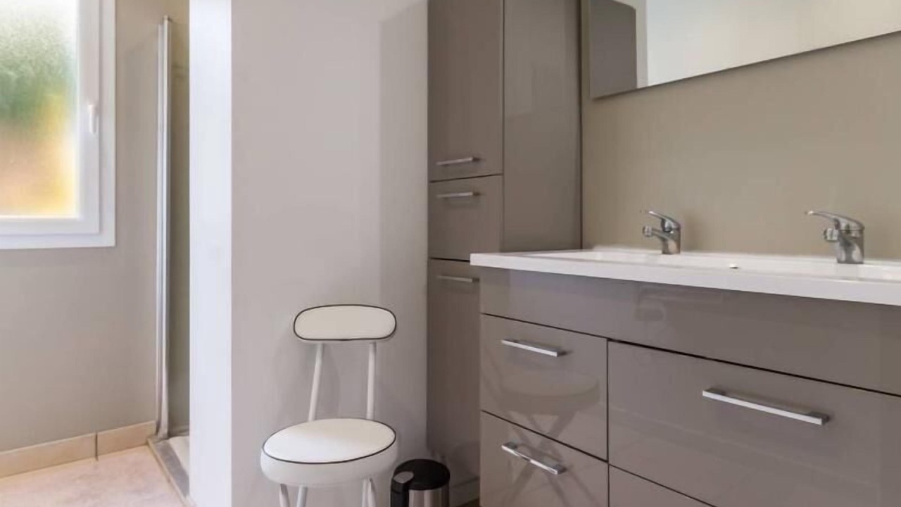 Photo of Bathroom in Nozay