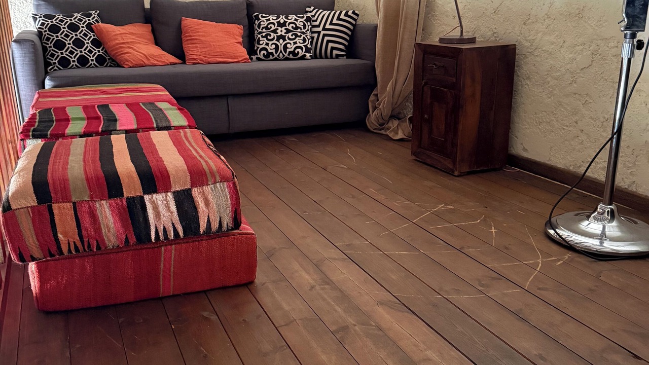 Photo of Livingroom in Entrecasteaux