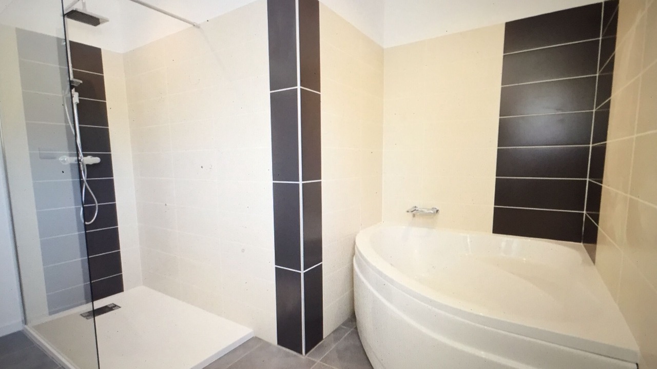 Photo of Bathroom in Vacqueyras