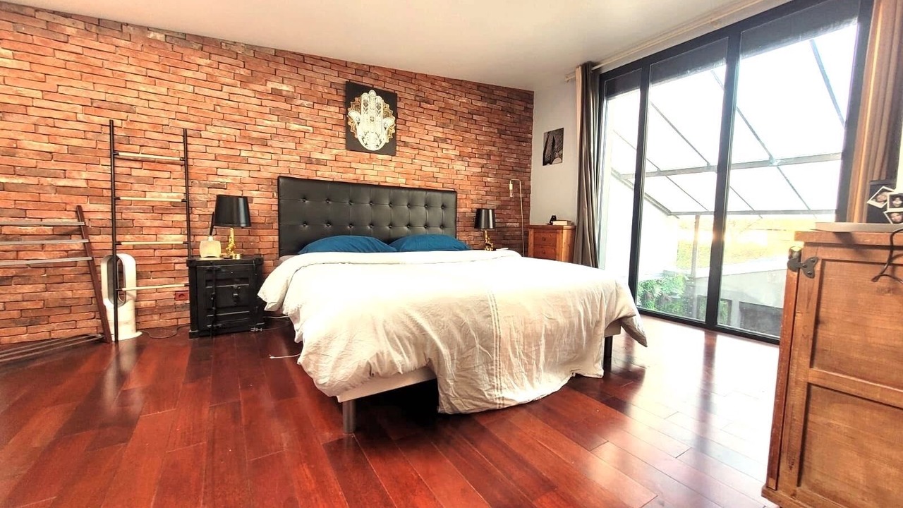 Photo of Bedroom in Plateau - Mont-Valerien