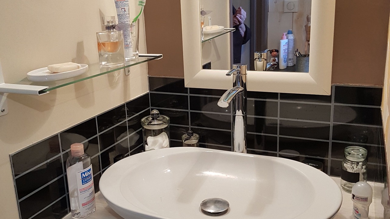 Photo of Bathroom in Saint-Yrieix-sur-Charente