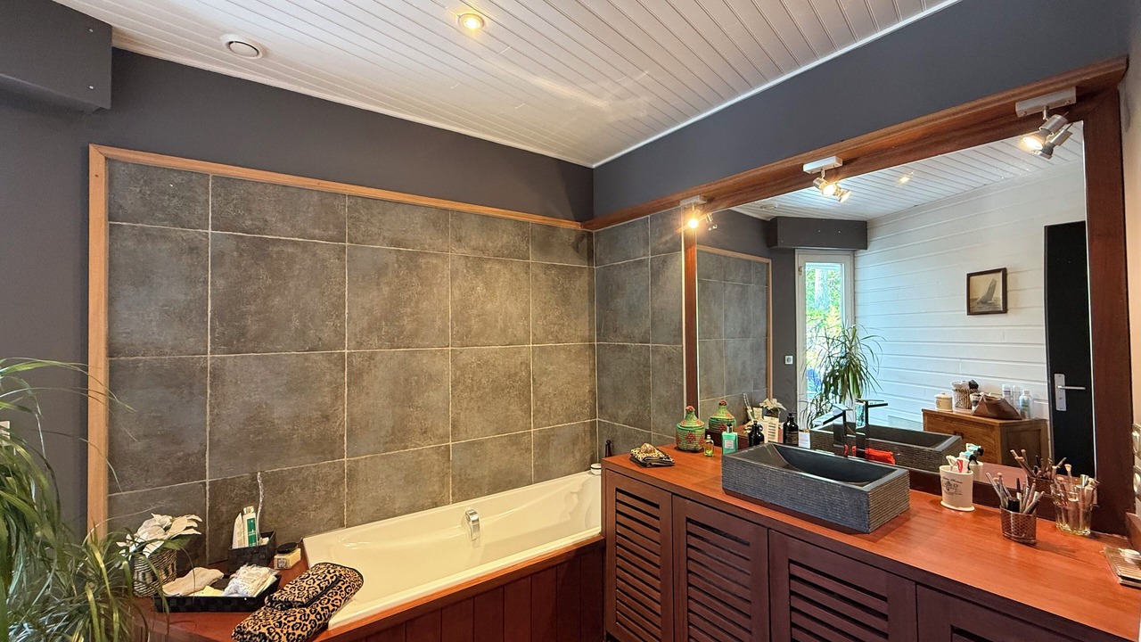 Photo of Bathroom in La Teste-de-Buch