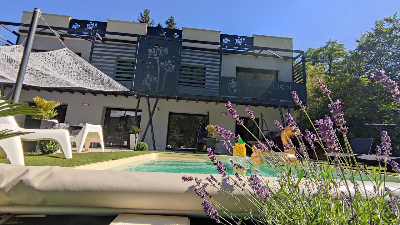 Photo of Outdoor in Mostuejouls