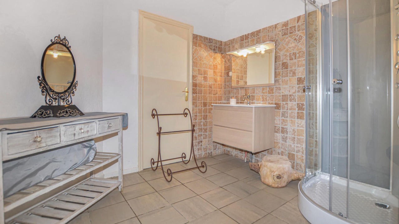 Photo of Bathroom in Figari