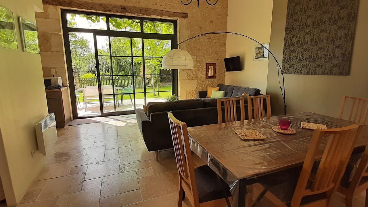 Photo of Livingroom in Pressignac-Vicq
