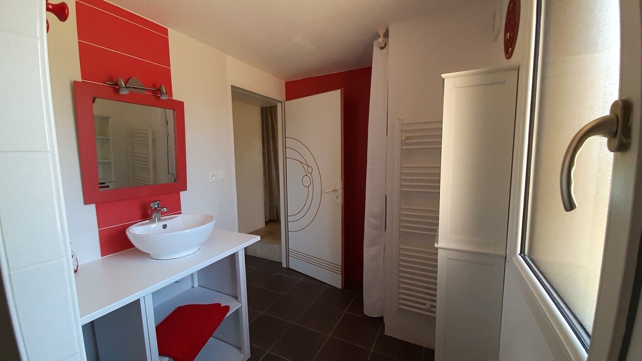 Photo of Bathroom in Pressignac-Vicq