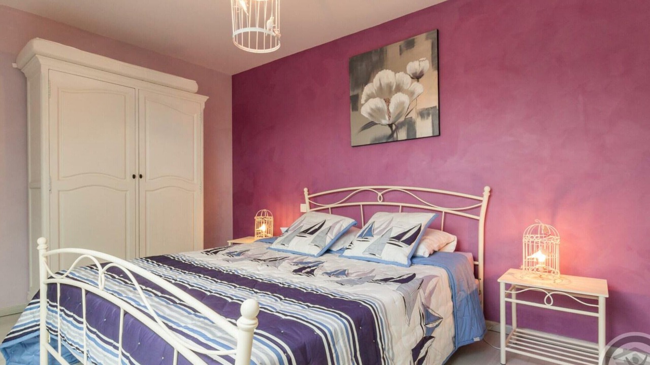 Photo of Bedroom in Dragey-Ronthon