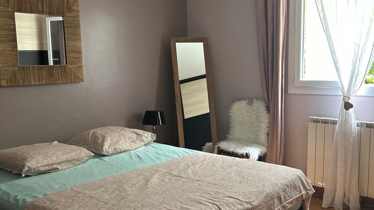 Photo of Bedroom in Sorgues