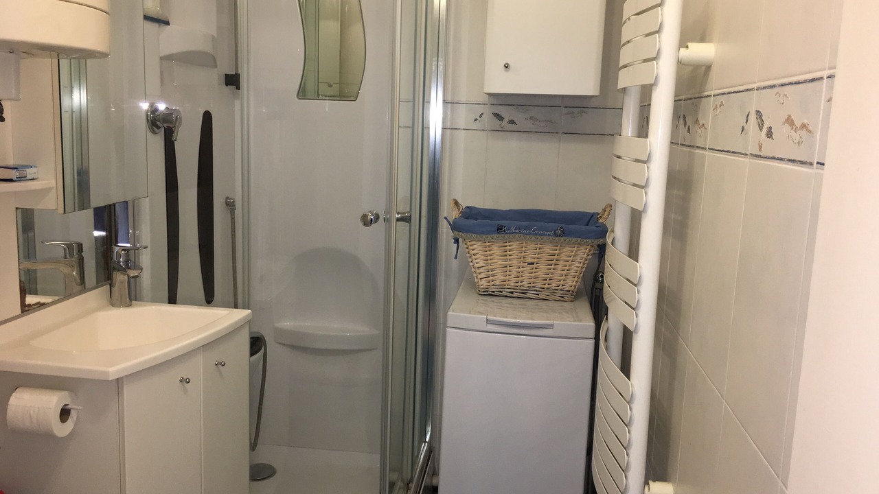 Photo of Bathroom in La Faviere