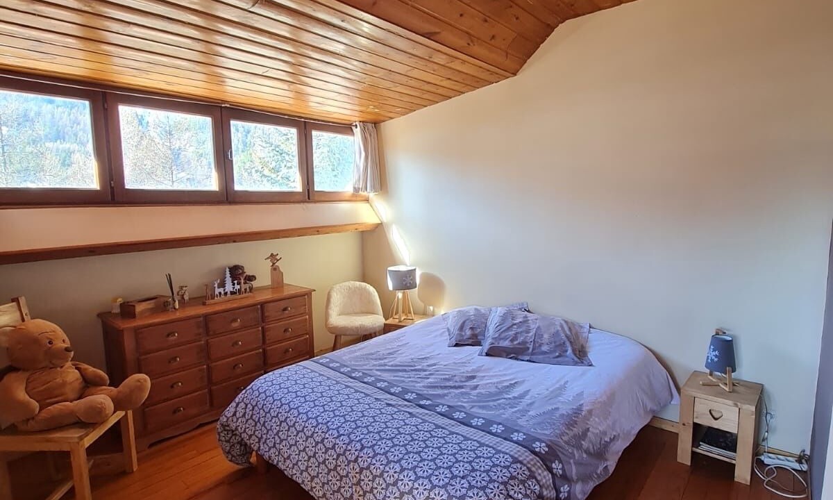 Photo of Bedroom in Allos