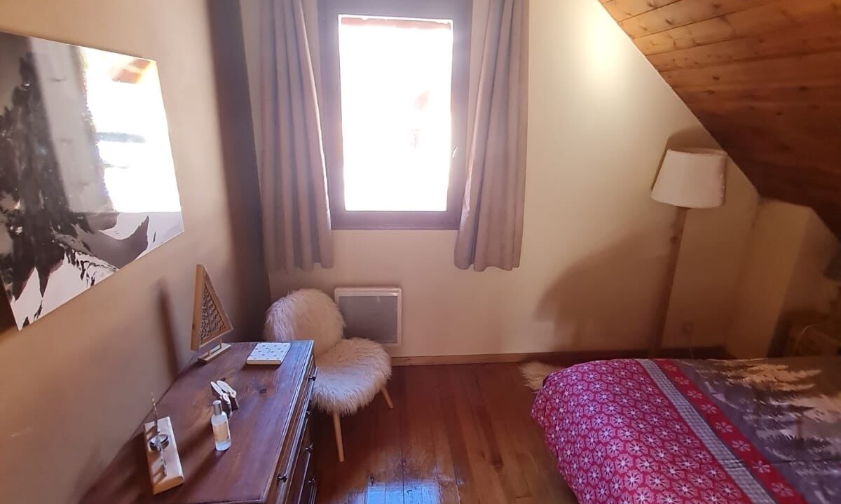 Photo of Bedroom in Allos