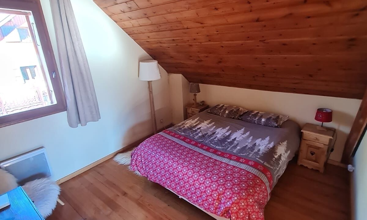 Photo of Bedroom in Allos