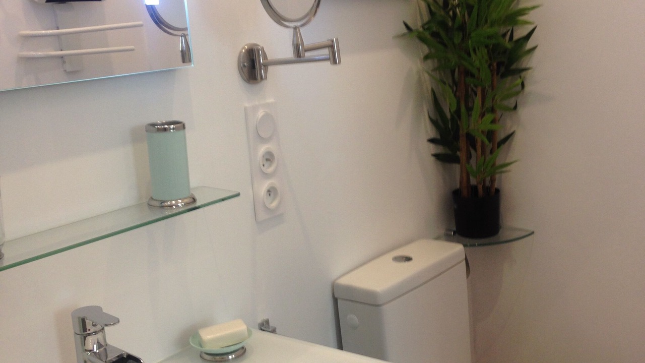 Photo of Bathroom in La Rochelle City Centre