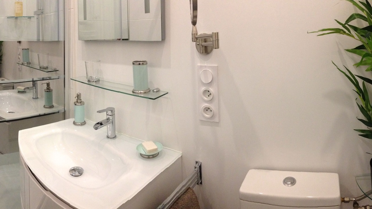 Photo of Bathroom in La Rochelle City Centre